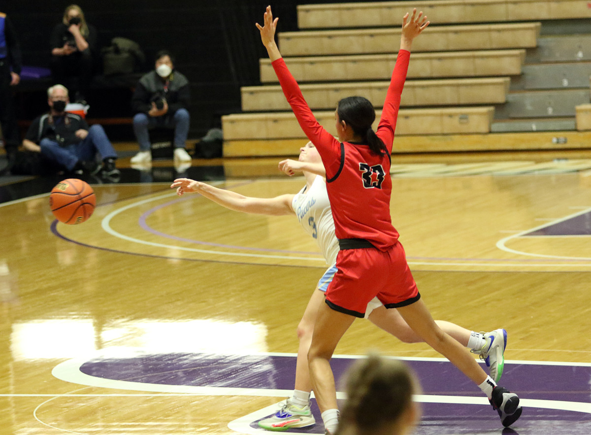 Clackamas Lakeridge girls basketball Dan Brood 38